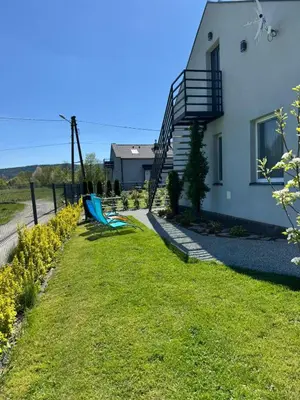 Ogród w obiekcie Apartament na Polnych Domach