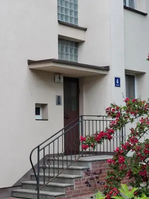 Budynek, w którym mieści się apartament