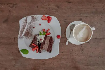 Jedzenie w ośrodku wypoczynkowym lub w pobliżu