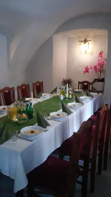 Restauracja lub miejsce do jedzenia w obiekcie Zajazd Biskupi