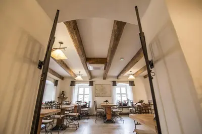 Restauracja lub miejsce do jedzenia w obiekcie Zajazd Biskupi