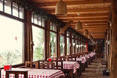 Restauracja lub miejsce do jedzenia w obiekcie Absolwent