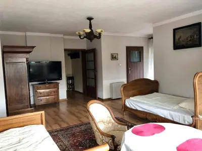Telewizja i/lub zestaw kina domowego w obiekcie Willa Na Wzgórzu Wandy