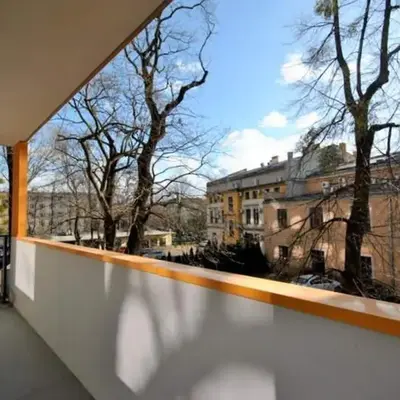 Quiet and well-laid-out apartment near the center
