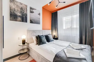 Plan piętra w obiekcie Jedności Narodowej 202 by Homeprime