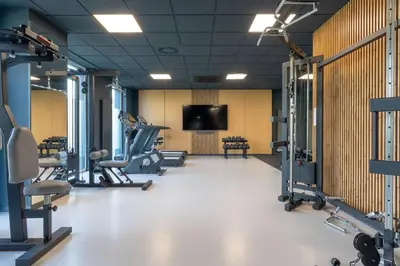 Centrum fitness w obiekcie Legnicka Residence Studio Apartments with AC - ProperUNIT