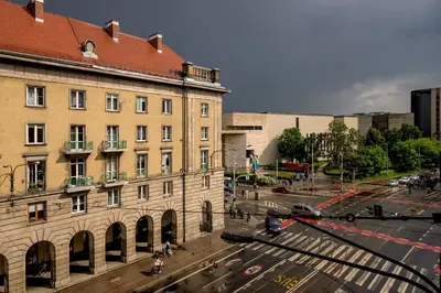 Budynek, w którym mieści się apartament