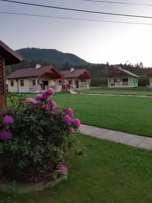 Widok na góry z tego domu wakacyjnego