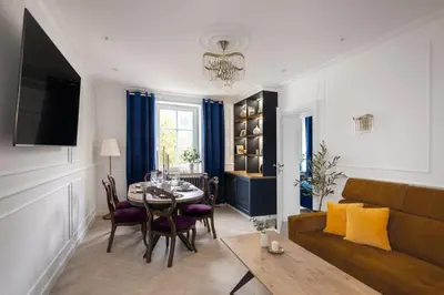 Telewizja i/lub zestaw kina domowego w obiekcie Westminster Apartments