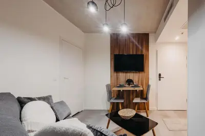 Telewizja i/lub zestaw kina domowego w obiekcie Free parking, center, Stadium