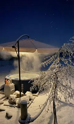 Obiekt Nuka House - Teatr Natury z Jacuzzi zimą