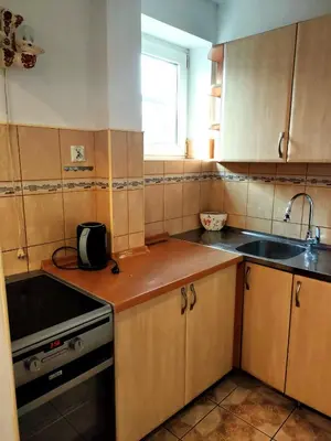 Kuchnia lub aneks kuchenny w obiekcie Mieszkanie dwupokojowe z osobną kuchnią