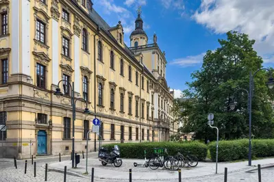 Budynek, w którym mieści się apartament