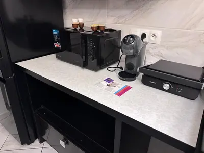 Kuchnia lub aneks kuchenny w obiekcie Apartament blisko Krzywej Wieży Dostęp za pomocą kodu