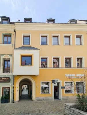 Budynek, w którym mieści się apartament