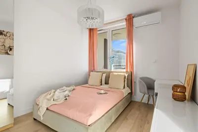Łóżko lub łóżka w pokoju w obiekcie Pure Home Premium Apartments - Free Parking & AC