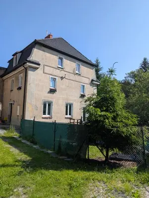 Budynek, w którym mieści się apartament