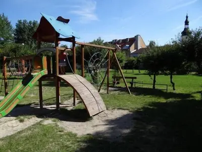 Plac zabaw dla dzieci w obiekcie Mieszkanie gościnne Eva