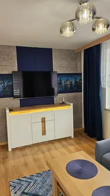 Telewizja i/lub zestaw kina domowego w obiekcie Marel-Apartament Szafir Polanica Zdrój centrum