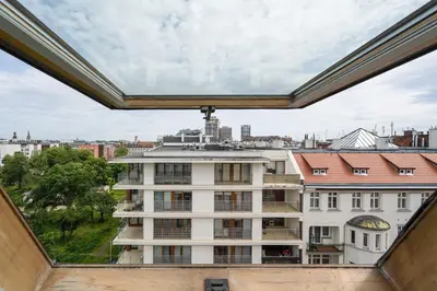 Budynek, w którym mieści się apartament