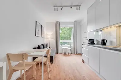 Kuchnia lub aneks kuchenny w obiekcie Mieszczańska 44 by Homeprime