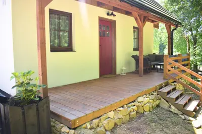 Budynek, w którym mieści się dom w stylu alpejskim
