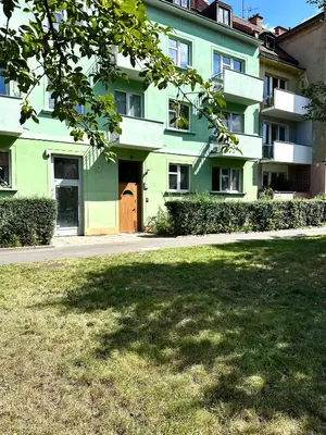 Budynek, w którym mieści się apartament