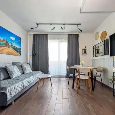 MicroHome Promenady Two-Level Apartment by BookingHost