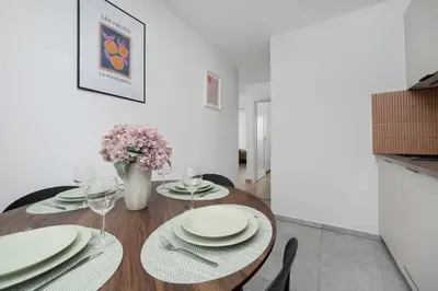 Plan piętra w obiekcie Large Apartment in Wrocław Center on the Market with 3 Bedrooms and Balcony by Noclegi Renters