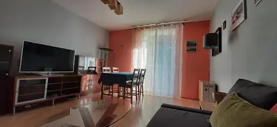 Telewizja i/lub zestaw kina domowego w obiekcie Mieszkanie na Morawce