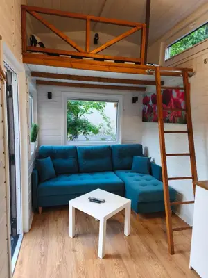 Część wypoczynkowa w obiekcie City TinyHouse under WaterTower