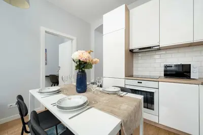 Kuchnia lub aneks kuchenny w obiekcie Stylish One Bedroom Apartment Perfectly Located by Noclegi Renters