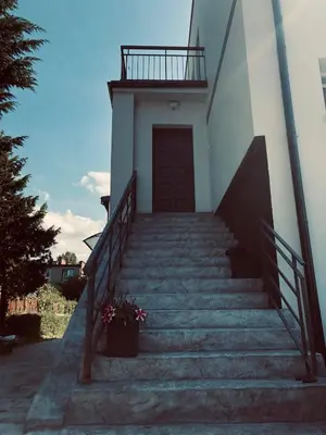 Budynek, w którym mieści się kwatera prywatna
