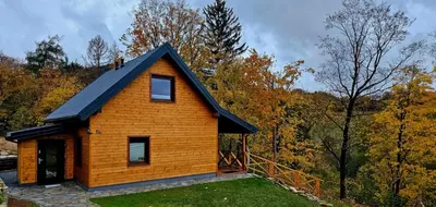 Budynek, w którym mieści się dom w stylu alpejskim