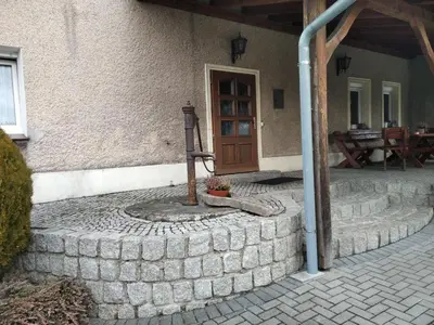 Budynek, w którym mieści się gospodarstwo agroturystyczne