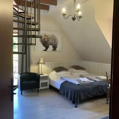POKOJE GOŚCINNE Złote Modrzewie