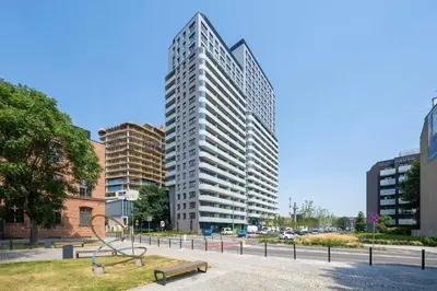Budynek, w którym mieści się apartament