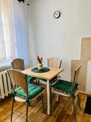 Część wypoczynkowa w obiekcie Duży apartament z kuchnią i łazienką w centrum Namysłowa