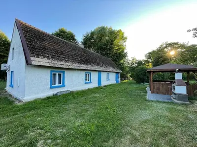Budynek, w którym mieści się dom wakacyjny