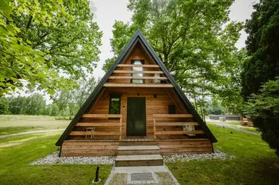 Ogród w obiekcie Ośrodek Wypoczynkowy Nad Leśną Wodą