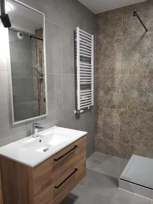 Łazienka w obiekcie Exclusive Apartment - blisko Dworca, darmowy parking przy ulicy, późne wymeldowanie, Wi-Fi