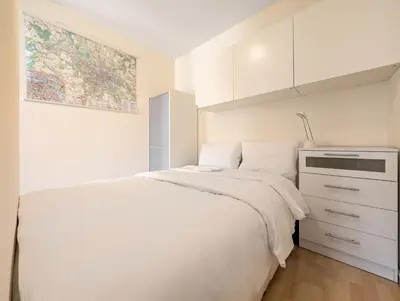 Łóżko lub łóżka w pokoju w obiekcie Mosiężna Przystań Homely Apartment by BookingHost