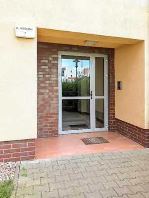 Fasada lub wejście do obiektu Mosiężna Przystań Homely Apartment by BookingHost