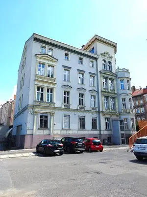 Budynek, w którym mieści się apartament