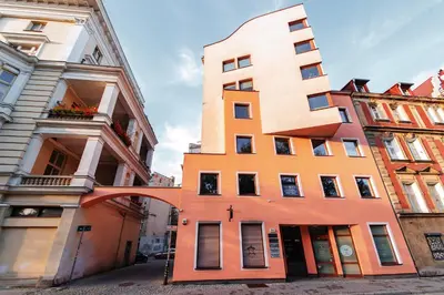 Budynek, w którym mieści się apartament