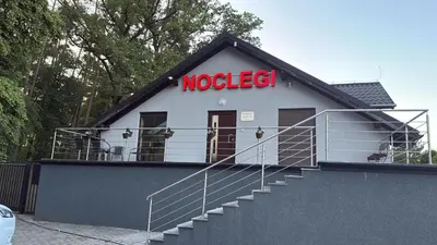 Budynek, w którym mieści się ośrodek wypoczynkowy