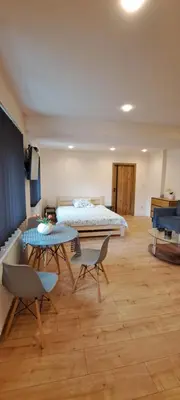 Telewizja i/lub zestaw kina domowego w obiekcie Apartament Alcatraz parter 40m