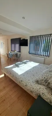 Łóżko lub łóżka w pokoju w obiekcie Apartament Alcatraz parter 40m