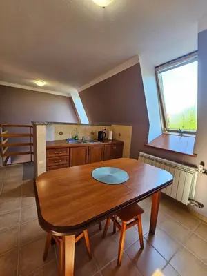 Kuchnia lub aneks kuchenny w obiekcie Pokoje Szmaragd