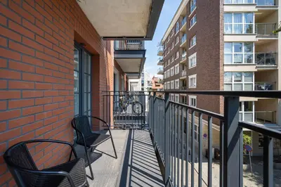 Balkon lub taras w obiekcie Dark Green Apartment in Wrocław Center with Desk and Balcony by Noclegi Renters